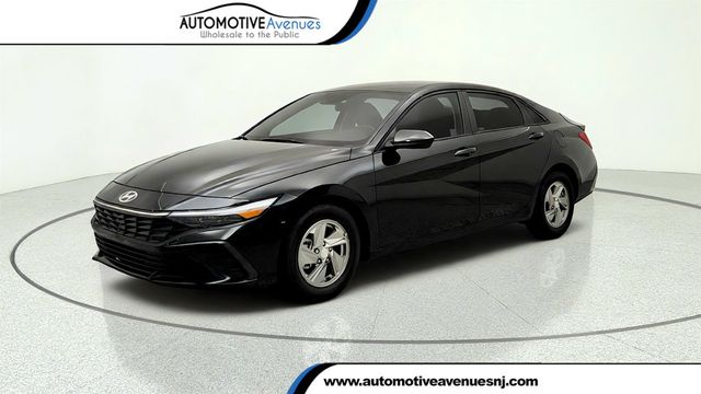 2025 Hyundai Elantra SE IVT - 23050522 - 0