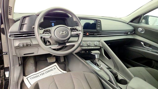 2025 Hyundai Elantra SE IVT - 23050522 - 10
