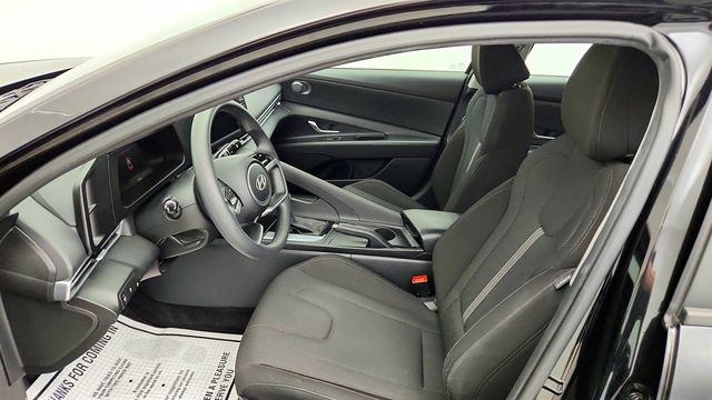 2025 Hyundai Elantra SE IVT - 23050522 - 16