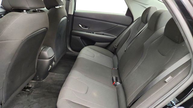2025 Hyundai Elantra SE IVT - 23050522 - 17
