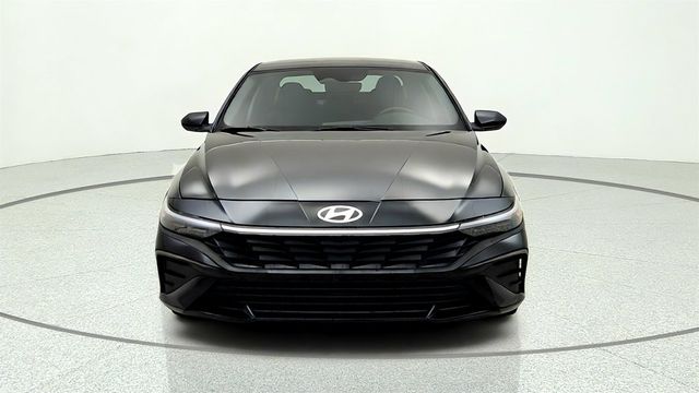 2025 Hyundai Elantra SE IVT - 23050522 - 1