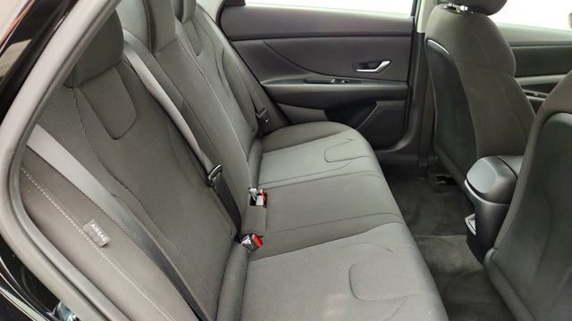 2025 Hyundai Elantra SE IVT - 23050522 - 19