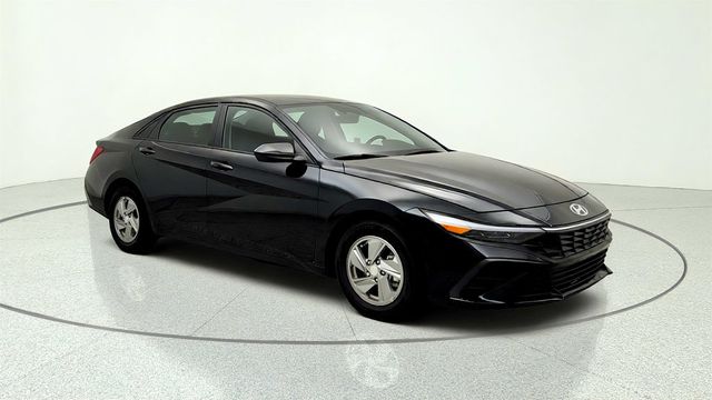 2025 Hyundai Elantra SE IVT - 23050522 - 2