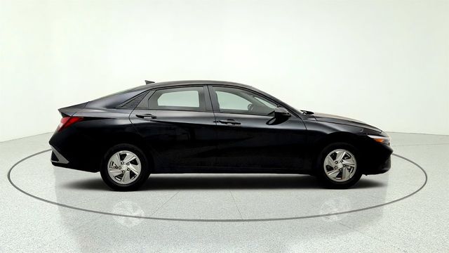 2025 Hyundai Elantra SE IVT - 23050522 - 3