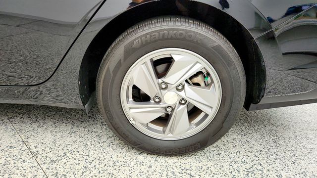 2025 Hyundai Elantra SE IVT - 23050522 - 8