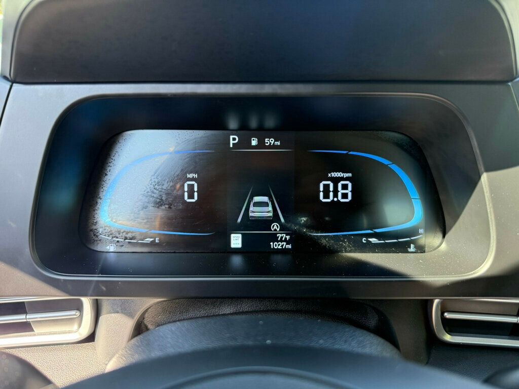 2025 Hyundai Elantra SE photo 4