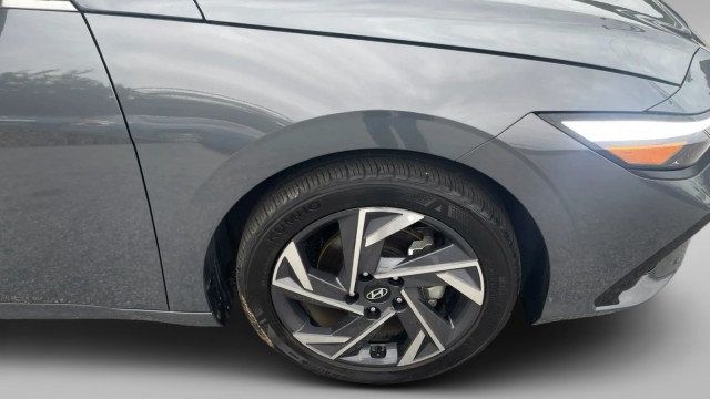 2025 Hyundai Elantra SEL Convenience IVT - 23075408 - 15