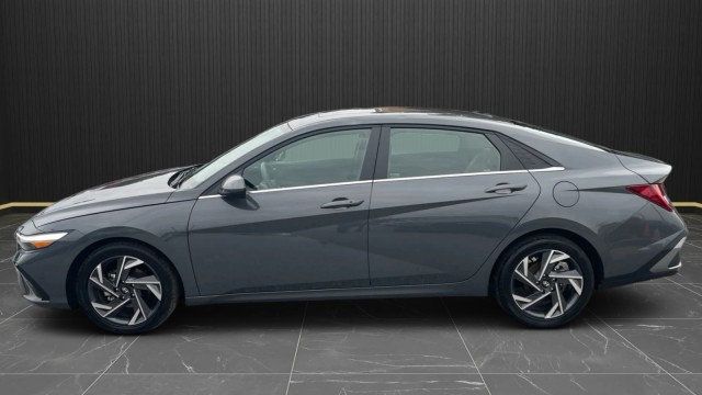 2025 Hyundai Elantra SEL Convenience IVT - 23075408 - 3