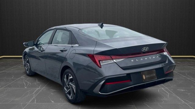 2025 Hyundai Elantra SEL Convenience IVT - 23075408 - 5
