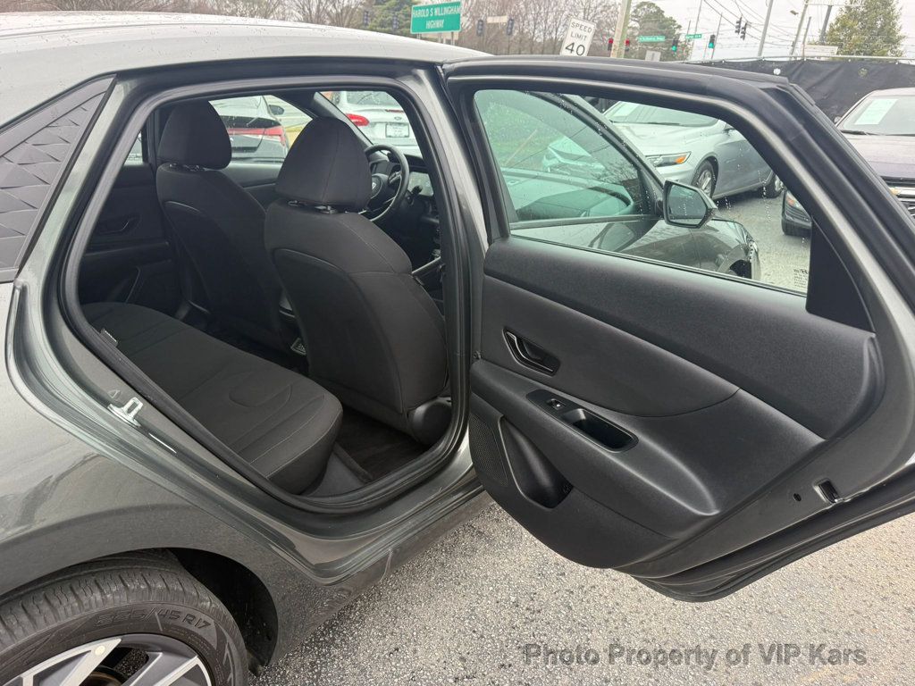 2025 Hyundai Elantra SEL Convenience IVT - 22969725 - 10