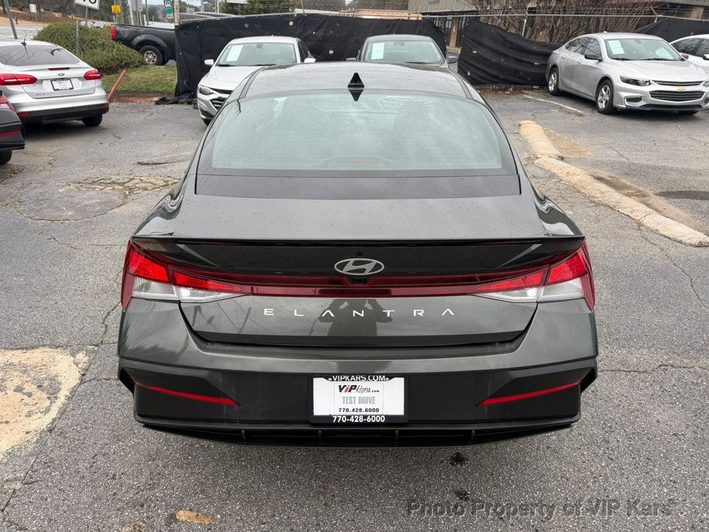 2025 Hyundai Elantra SEL Convenience IVT - 22969725 - 5