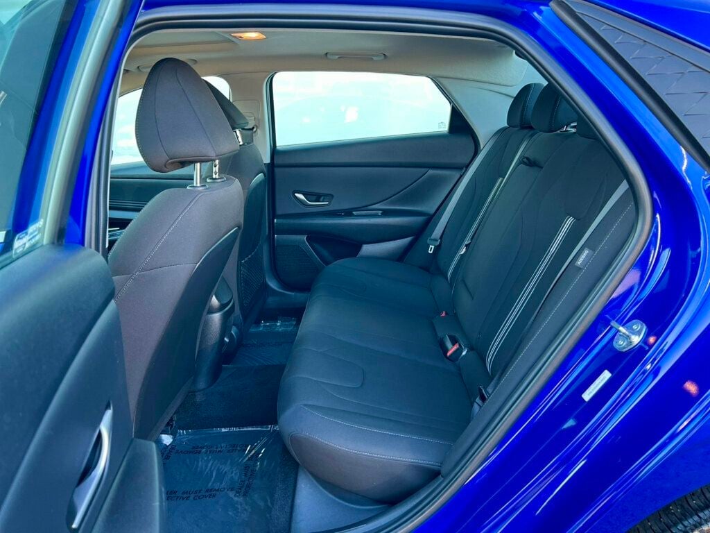 2025 Hyundai Elantra SEL Convenience IVT - 23072252 - 13