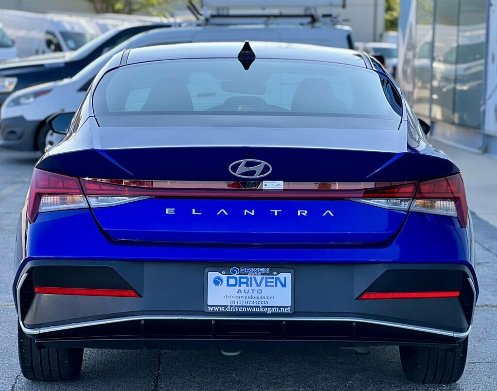 2025 Hyundai Elantra SEL Convenience IVT - 23072252 - 27