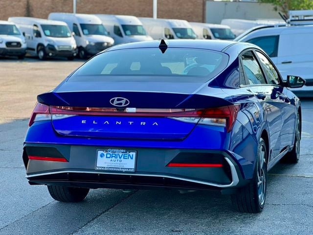 2025 Hyundai Elantra SEL Convenience IVT - 23072252 - 28