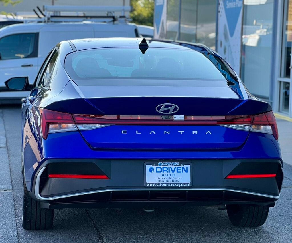 2025 Hyundai Elantra SEL Convenience IVT - 23072252 - 2