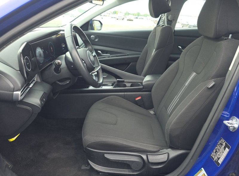 2025 Hyundai Elantra SEL Convenience IVT - 23072252 - 2
