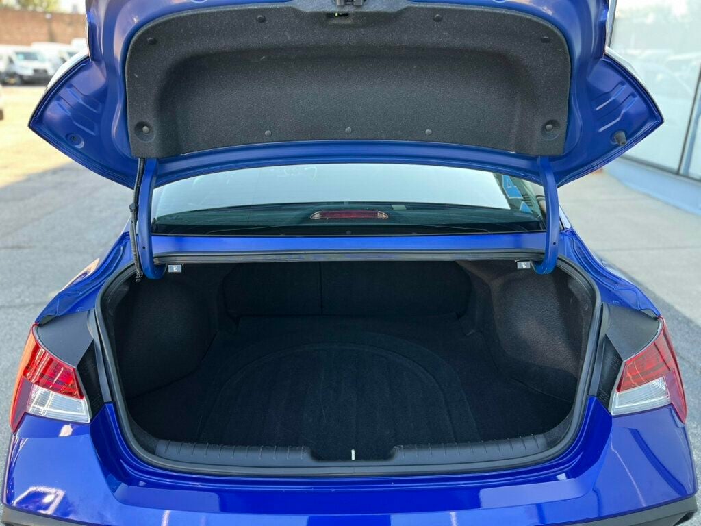2025 Hyundai Elantra SEL Convenience IVT - 23072252 - 7