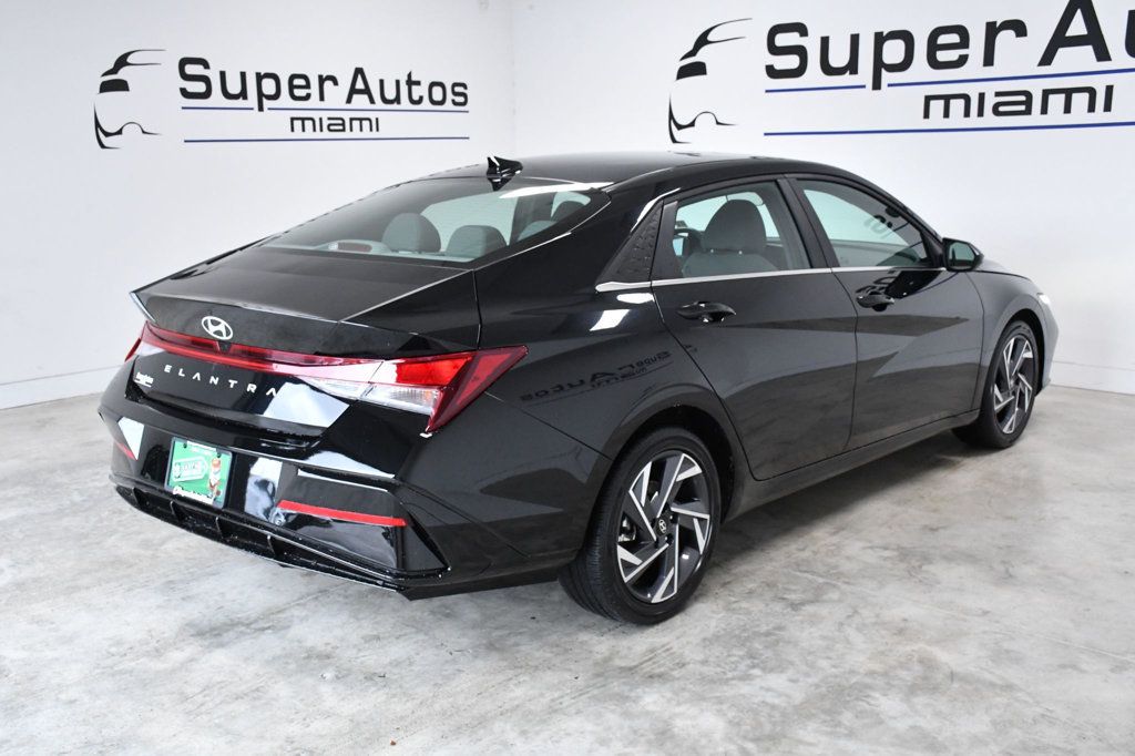 2025 Hyundai Elantra SEL Convenience IVT - 23008411 - 3