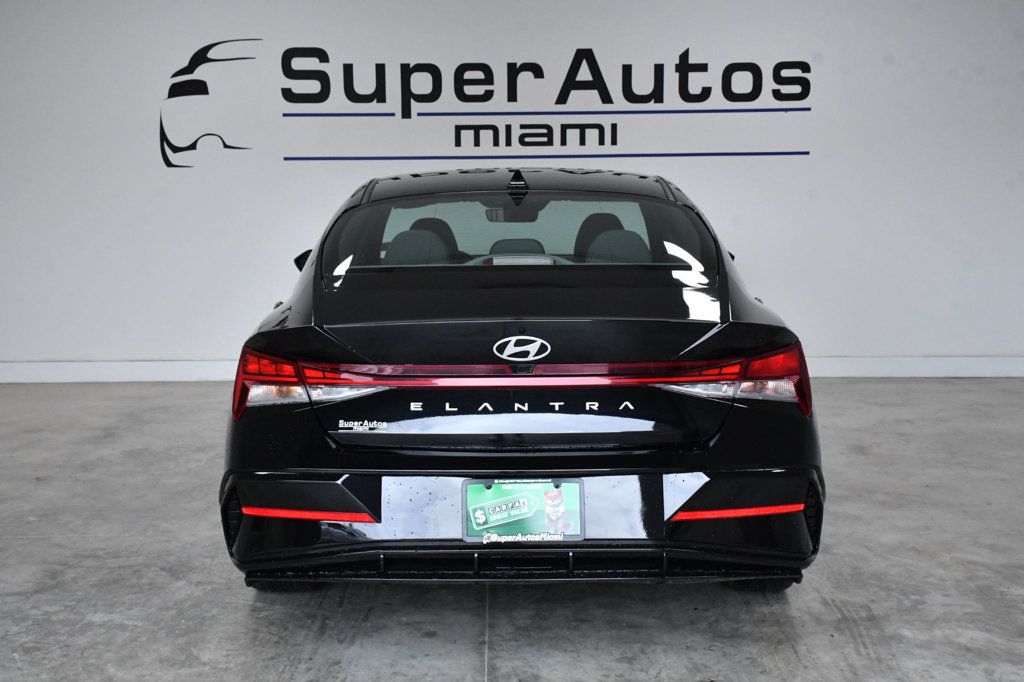 2025 Hyundai Elantra SEL Convenience IVT - 23008411 - 4