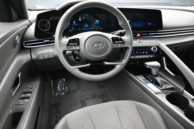 2025 Hyundai Elantra SEL Convenience IVT - 23065612 - 15