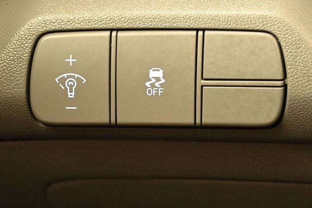 2025 Hyundai Elantra SEL Convenience IVT - 23065612 - 26