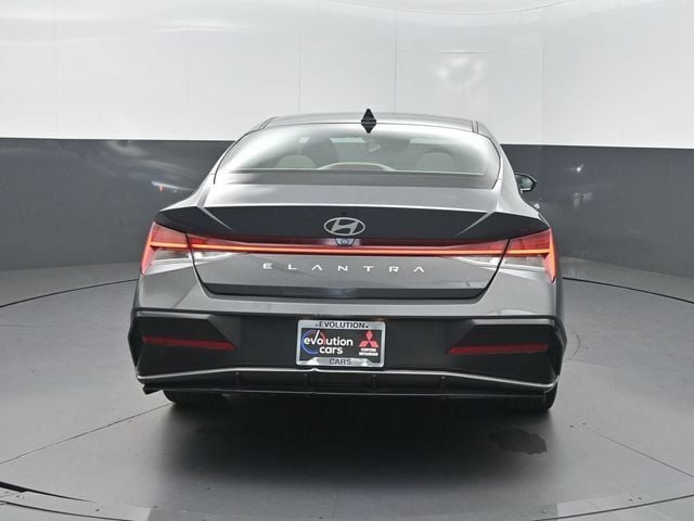 2025 Hyundai Elantra SEL Convenience IVT - 23065612 - 29