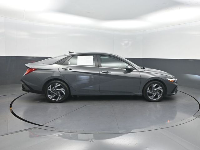 2025 Hyundai Elantra SEL Convenience IVT - 23065612 - 31