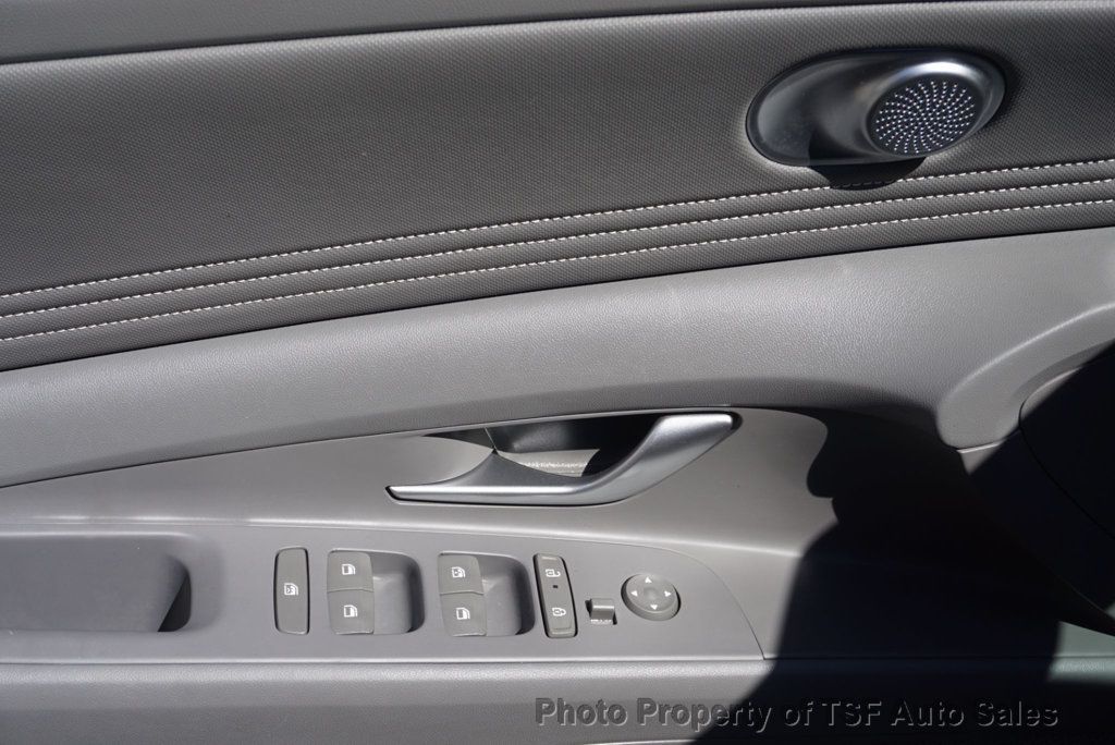 2025 Hyundai Elantra SEL Convenience IVT - 23035849 - 32