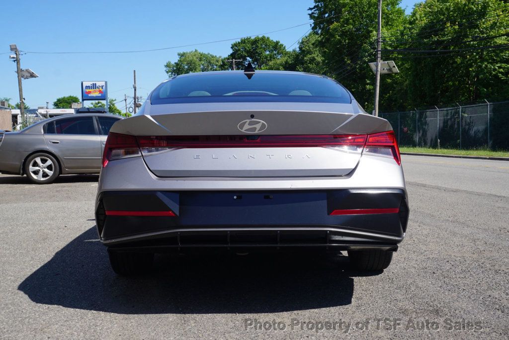 2025 Hyundai Elantra SEL Convenience IVT - 23035849 - 5