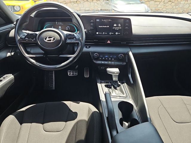 2025 Hyundai Elantra SEL Sport IVT - 23037564 - 7