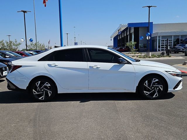 2025 Hyundai Elantra SEL Sport IVT - 23049909 - 4