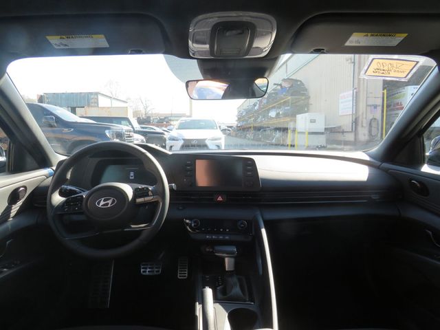 2025 Hyundai Elantra SEL Sport IVT - 23010958 - 9