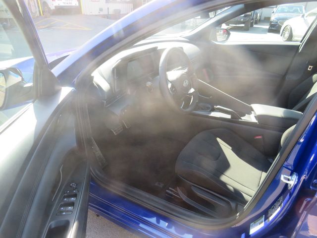 2025 Hyundai Elantra SEL Sport IVT - 23010958 - 11