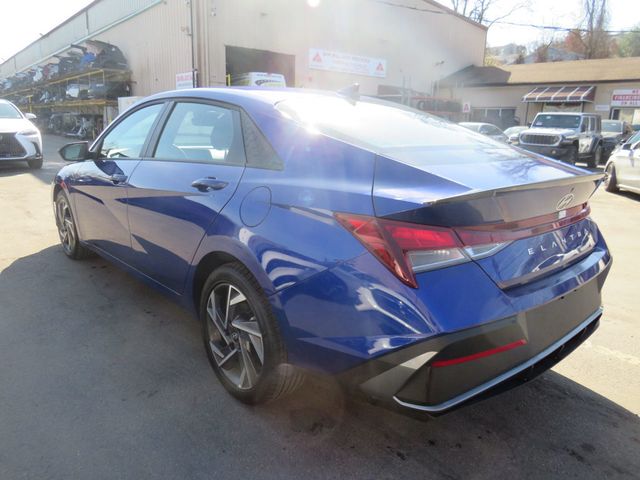 2025 Hyundai Elantra SEL Sport IVT - 23010958 - 6