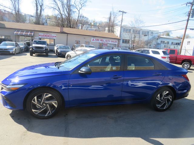 2025 Hyundai Elantra SEL Sport IVT - 23010958 - 7