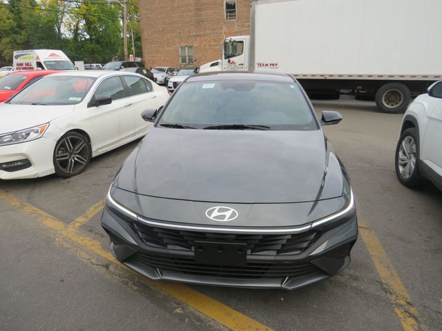 2025 Hyundai Elantra SEL Sport IVT - 23090617 - 1