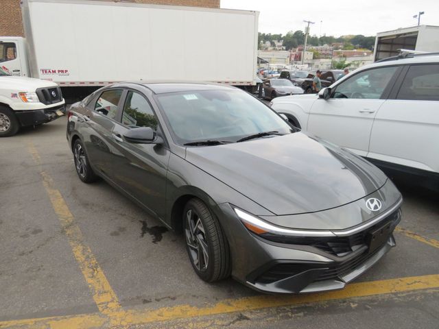 2025 Hyundai Elantra SEL Sport IVT - 23090617 - 2