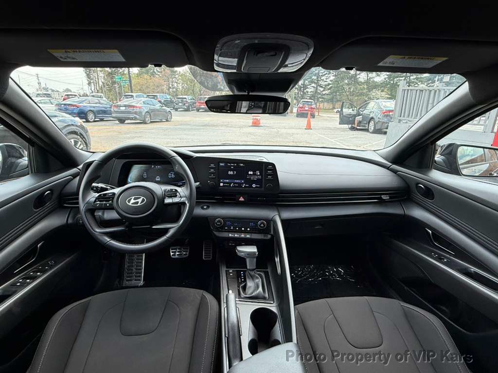 2025 Hyundai Elantra SEL Sport IVT - 23004097 - 12