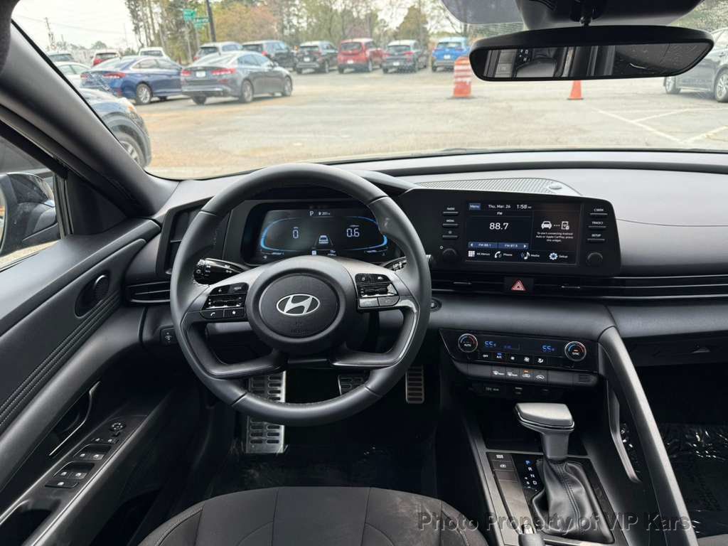 2025 Hyundai Elantra SEL Sport IVT - 23004097 - 13