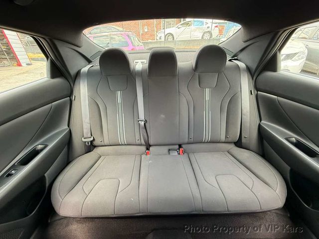2025 Hyundai Elantra SEL Sport IVT - 23004097 - 17
