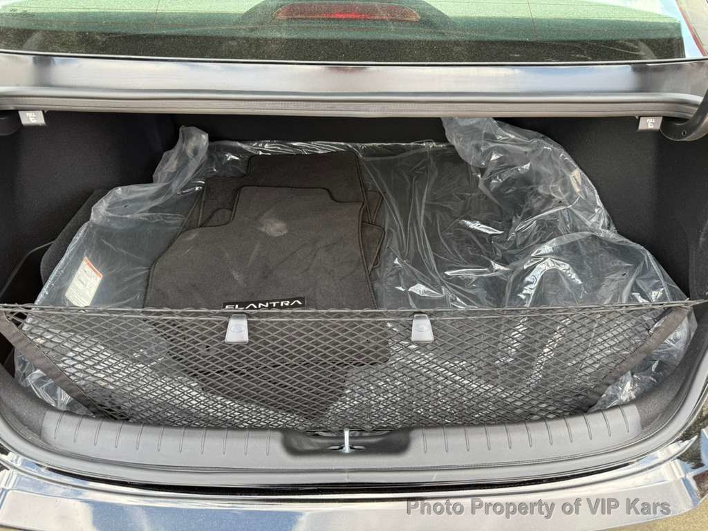 2025 Hyundai Elantra SEL Sport IVT - 23004097 - 21