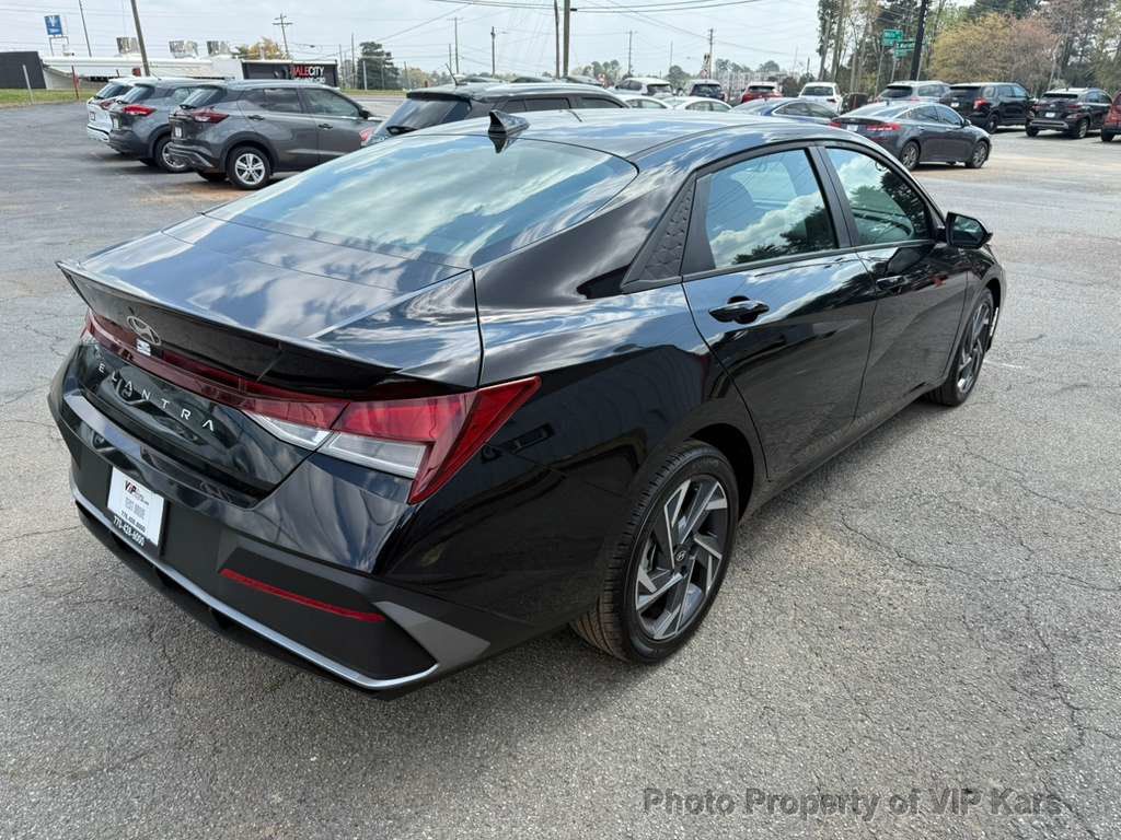 2025 Hyundai Elantra SEL Sport IVT - 23004097 - 4