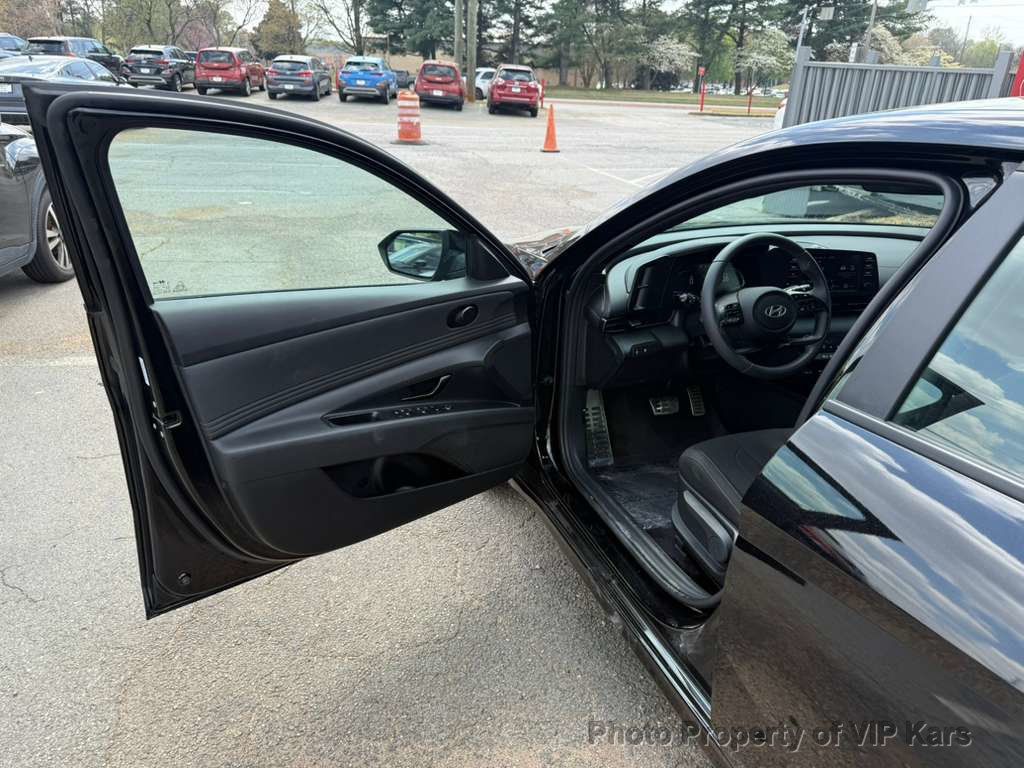 2025 Hyundai Elantra SEL Sport IVT - 23004097 - 8