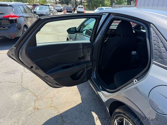 2025 Hyundai Elantra SEL Sport IVT - 23010785 - 9