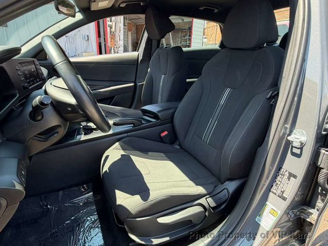 2025 Hyundai Elantra SEL Sport IVT - 23010785 - 12