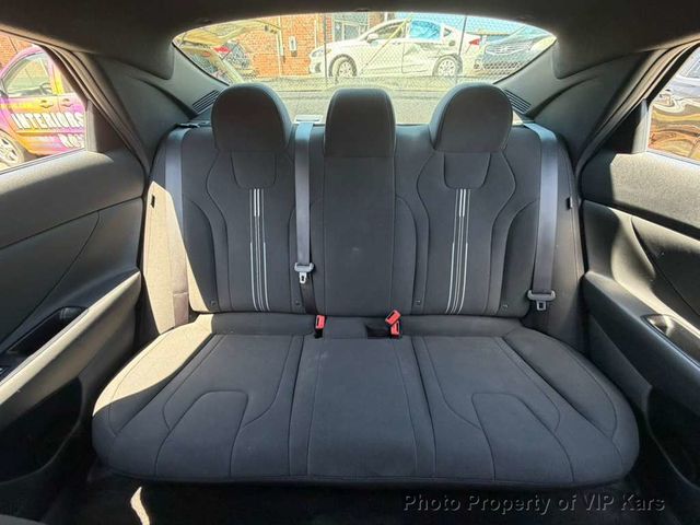 2025 Hyundai Elantra SEL Sport IVT - 23010785 - 14