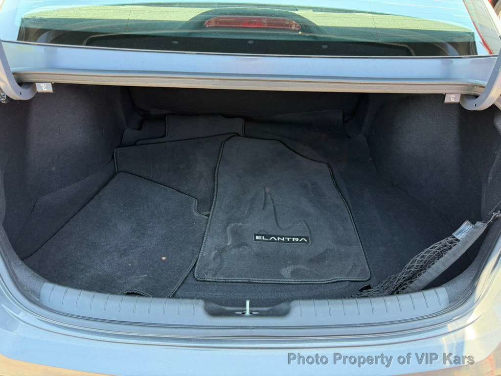 2025 Hyundai Elantra SEL Sport IVT - 23010785 - 21