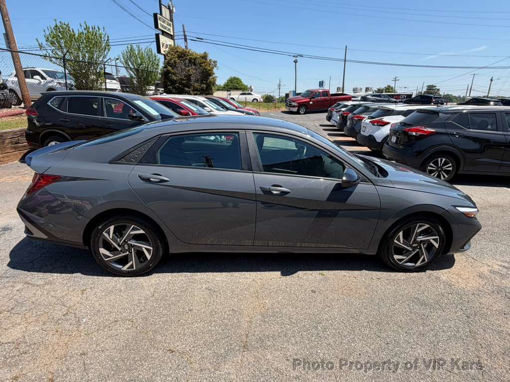2025 Hyundai Elantra SEL Sport IVT - 23010785 - 3
