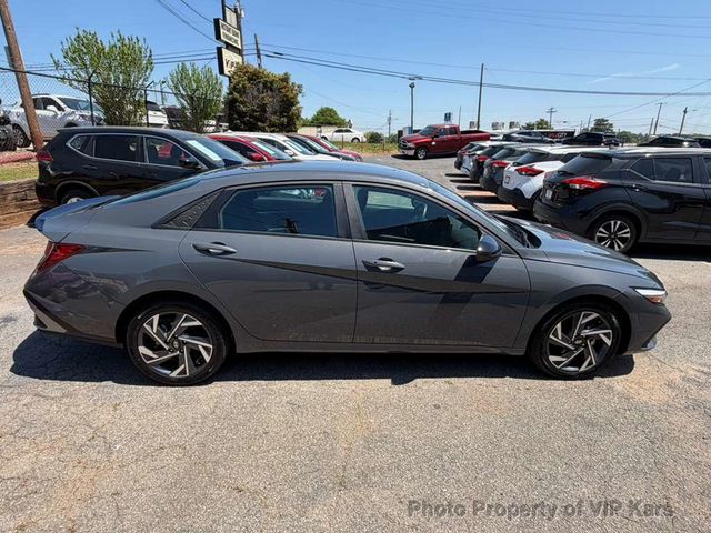 2025 Hyundai Elantra SEL Sport IVT - 23010785 - 3