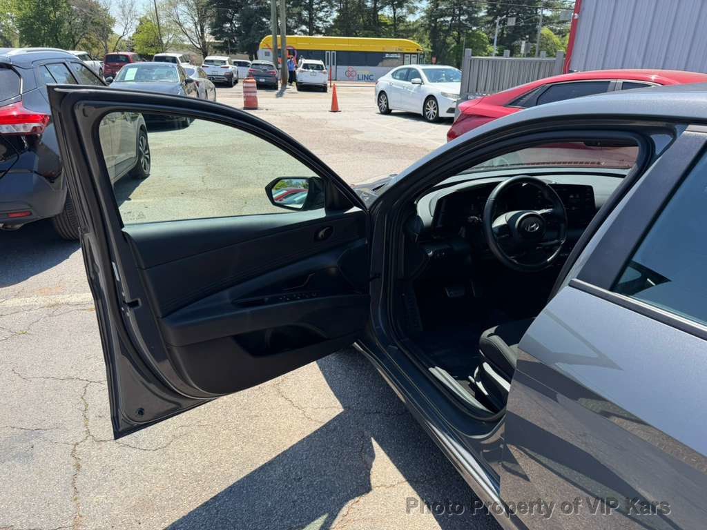 2025 Hyundai Elantra SEL Sport IVT - 23010785 - 8